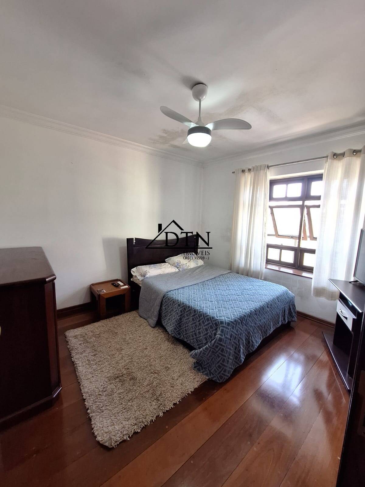 Sobrado à venda com 3 quartos, 338m² - Foto 32
